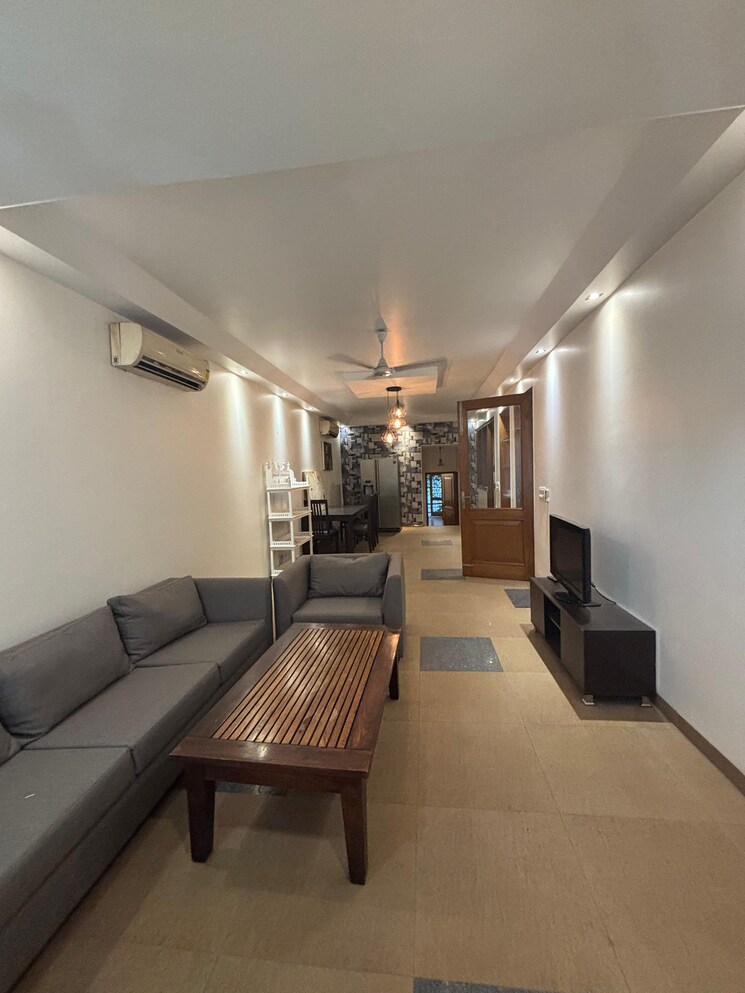 Living Room, greater kailash i 3 Bedroom 217 Sq.Yd. Builder Floor In Greater Kailash I Delhi 8653446