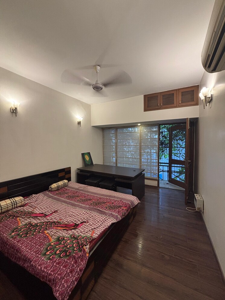 Bedroom, greater kailash i 3 Bedroom 217 Sq.Yd. Builder Floor In Greater Kailash I Delhi 8653446