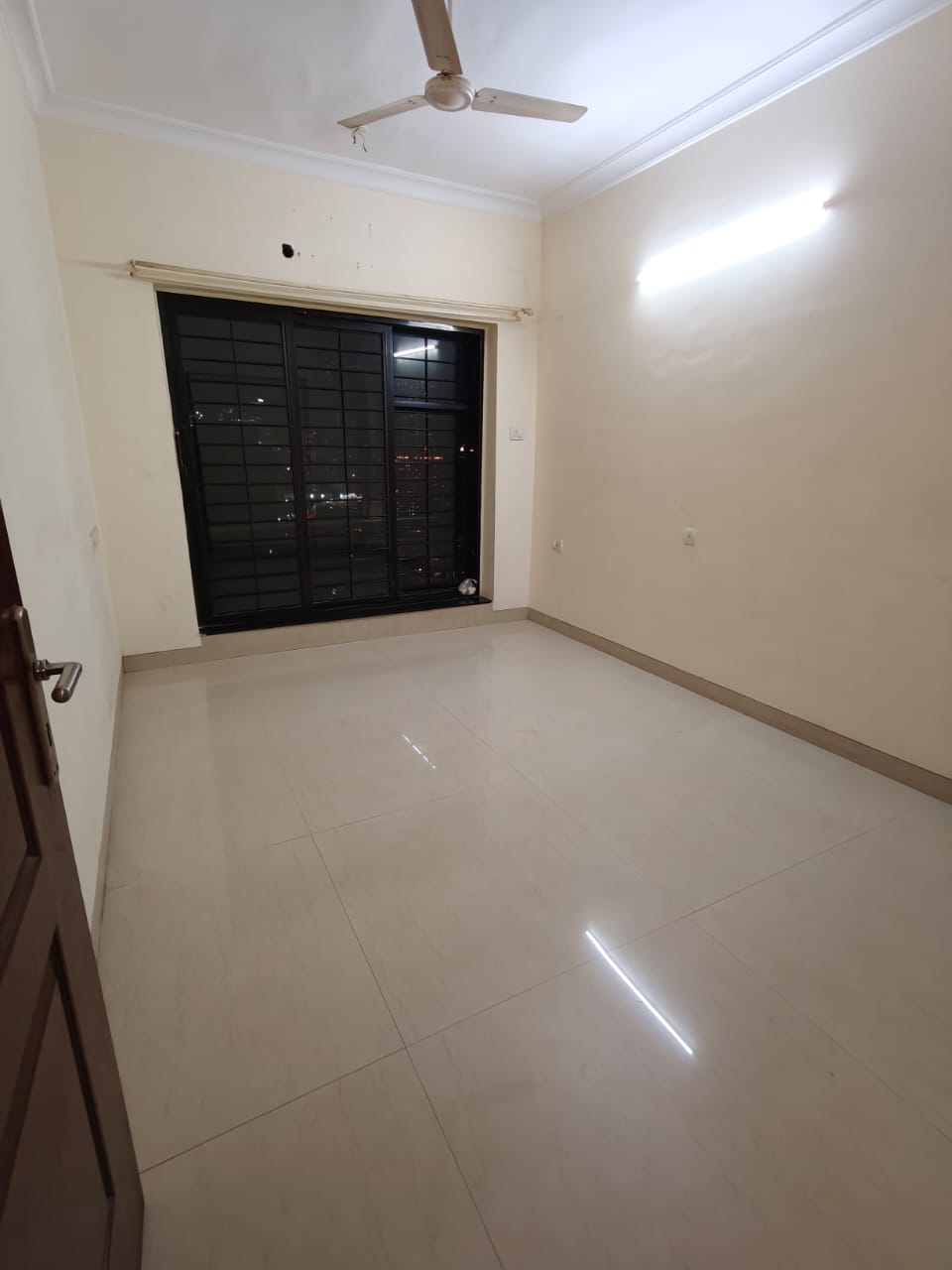 2 BHK + Extra Room Apartment For Rent in K Raheja Heights