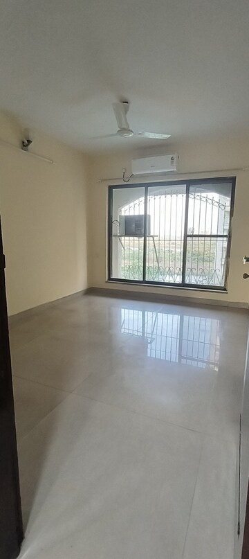 Room in 4 BHK Apartment at Kesar Exotica, Kharghar Sector 10 – for Rent
