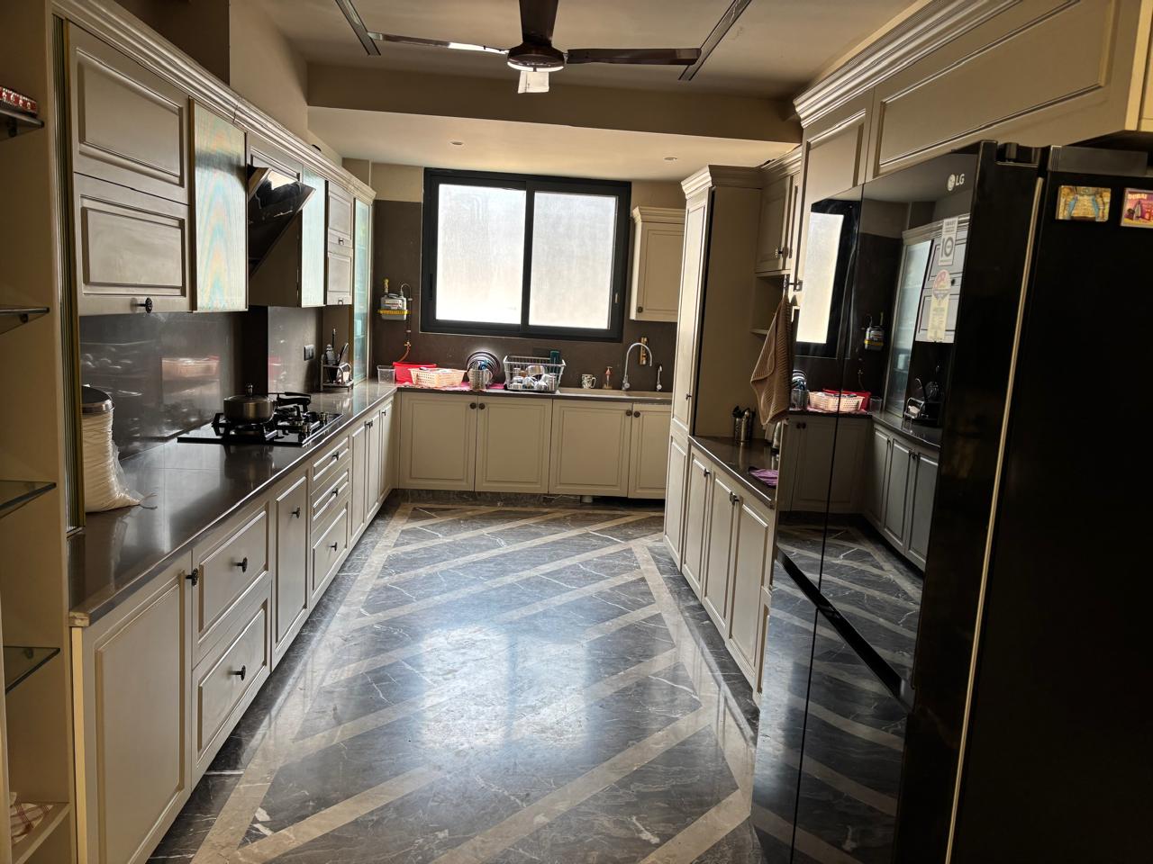 2 BHK + Pooja Room Builder Floor For Rent in Anand Vihar