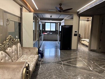 Parking in 2 BHK Builder Floor at Anand Vihar – for Rent