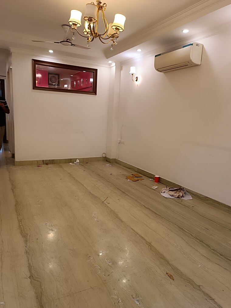 Room, chittaranjan park 3 Bedroom 1300 Sq.Ft. Builder Floor In Chittaranjan Park Delhi 8653765