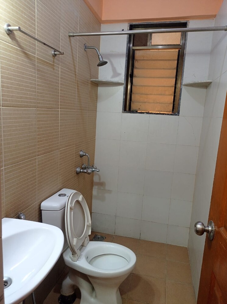 Bathroom, gulmohar-chs-ltd-new-panvel 1 Bedroom 650 Sq.Ft. Apartment In New Panvel Navi Mumbai 8653848