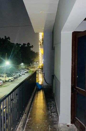 Swimming Pool in 2 BHK Independent House at Phase 2 – for Rent