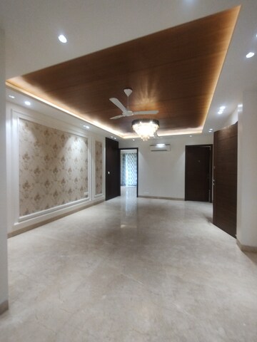 Furnished Amenities in 4 BHK Builder Floor at Ansal Sushant Lok I, Sector 43 – for Rent