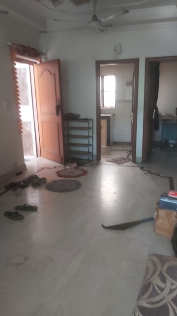Furnished Amenities in 2.5 BHK Apartment at Uma Cooperative Society, Mayur Vihar 1 – for Rent