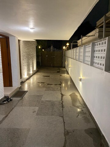 Living Room in 4 BHK Apartment at Safdarjung Development Area – for Rent