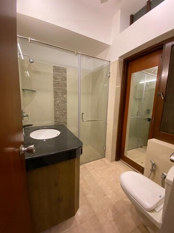 Attached Bathroom in 4 BHK Apartment at Safdarjung Development Area – for Rent