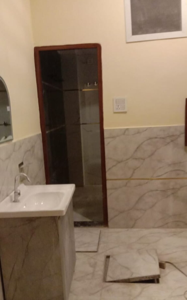 Bathroom, akash nagar 4 Bedroom 105 Sq.Yd. Independent House In Akash Nagar Ghaziabad 8654020