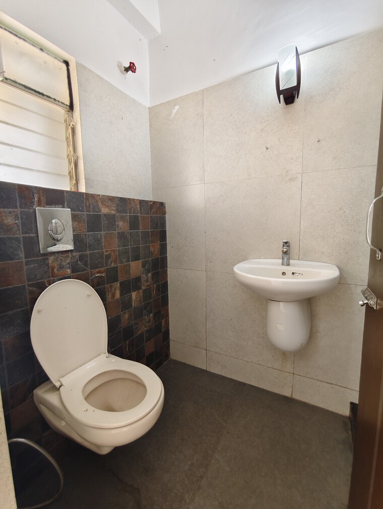 Bathroom, jyoti nagar 3 Bedroom 1988 Sq.Ft. Apartment In Jyoti Nagar Siliguri 8654067