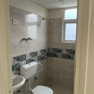 Bathroom in 2 BHK Apartment at Signature Global City 63A, Sector 63a – for Rent
