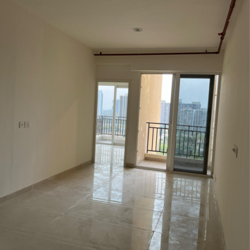 Room in 2 BHK Apartment at Signature Global City 63A, Sector 63a – for Rent