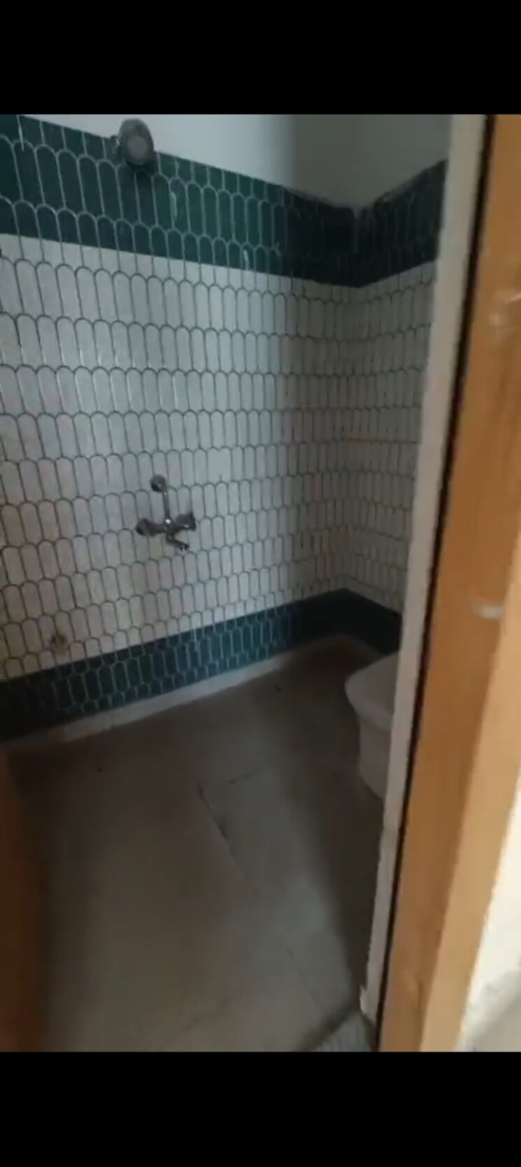 Bathroom, raj nagar extension 6 Bedroom 135 Sq.Yd. Villa In Raj Nagar Extension Ghaziabad 8654097