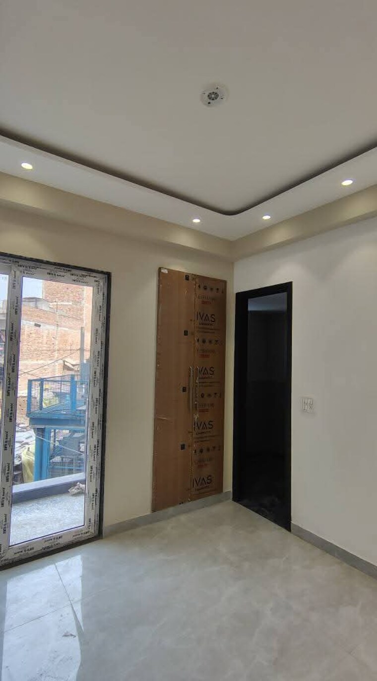 Room, harit-vihar-rwa 3 Bedroom 950 Sq.Ft. Builder Floor In Burari Delhi 8654106