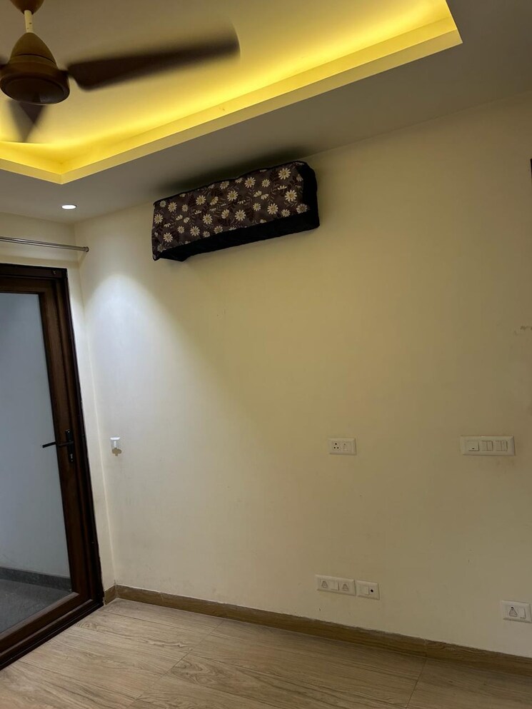 Room, vikram nagar 3 Bedroom 1350 Sq.Ft. Builder Floor In Vikram Nagar Delhi 8654112