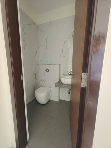 Bathroom in 3.5 BHK Apartment at Majiwada – for Rent