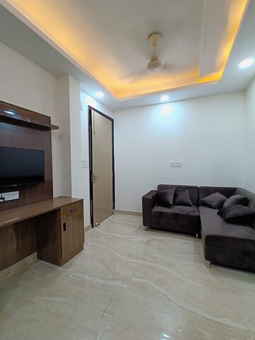 Living Room in 1 BHK Builder Floor at Ansal Sushant Lok I, Sector 43 – for Rent