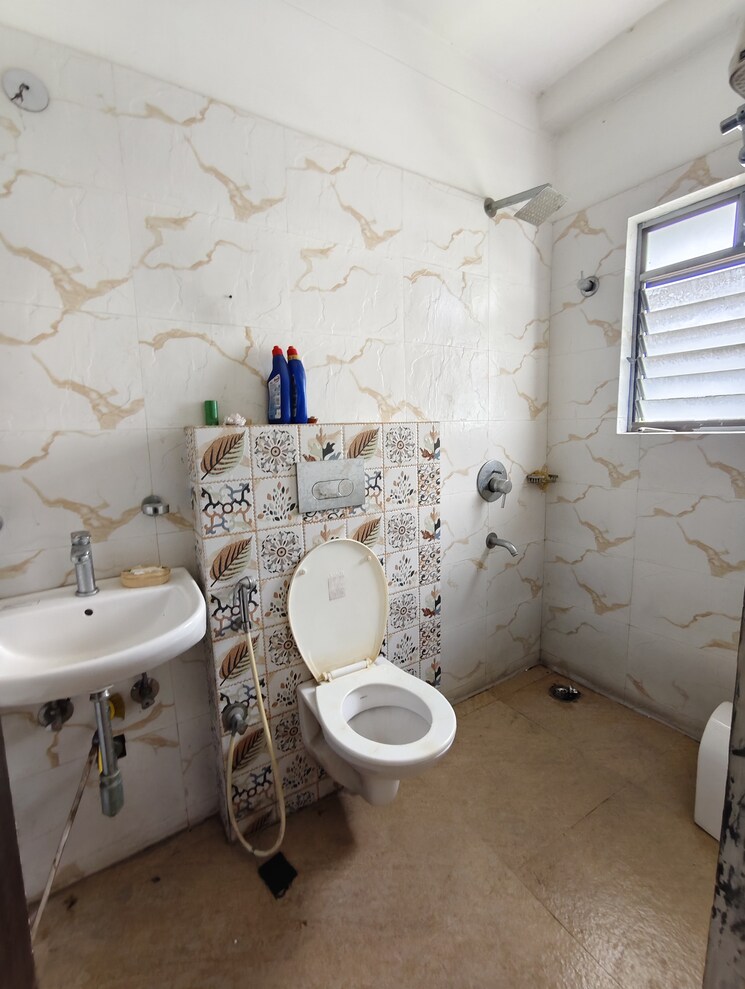 Bathroom, jyoti nagar 2 Bedroom 905 Sq.Ft. Apartment In Jyoti Nagar Siliguri 8654120