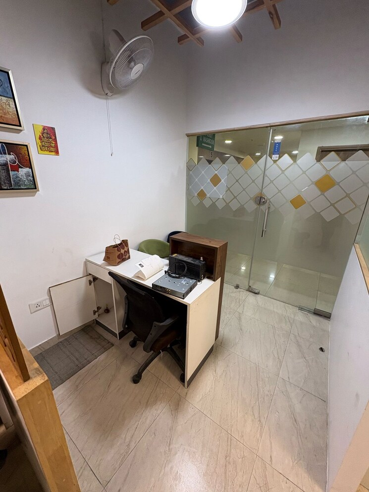 Team Area, emaar-emerald-plaza Commercial Office Space 641 Sq.Ft. In Sector 65 Gurgaon 8654121