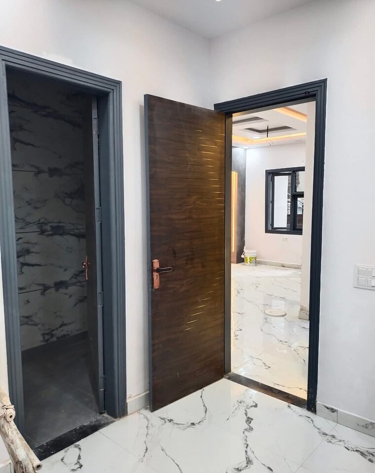 Room, rwa-tomar-colony 2 Bedroom 500 Sq.Ft. Builder Floor In Mukundpur Delhi 8654123