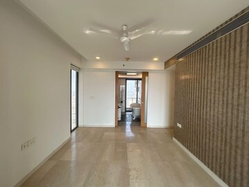 Room in 4 BHK Apartment at Lodha New Cuffe Parade, Wadala – for Sale