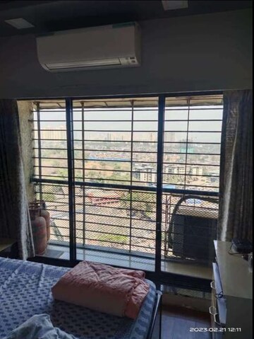 Room in 3 BHK Apartment at Runwal Eirene, Balkum Pada – for Sale