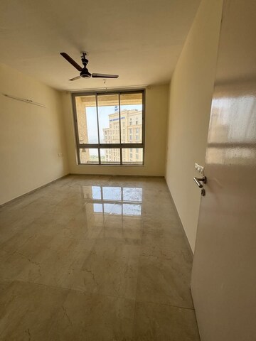 Room in 3 BHK Apartment at Hiranandani Estate Rodas Enclave, Ghodbunder Road – for Rent