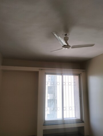 Room in 2 BHK Apartment at Ashwini Palace, Wanowrie – for Rent