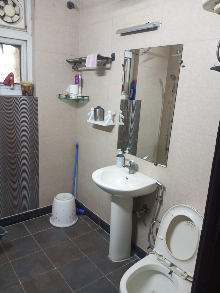 Bathroom, abhay khand 2 Bedroom 1280 Sq.Ft. Apartment In Abhay Khand Ghaziabad 8654187