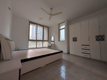 Room in 2.5 BHK Apartment at Rodas Enclave Woodstock, Patlipada – for Rent