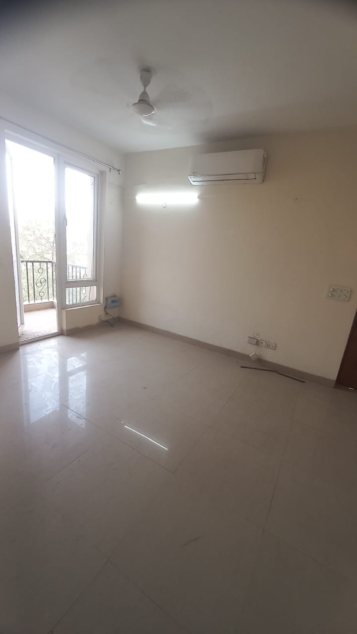 3 BHK + Pooja Room Builder Floor For Rent in Unitech South City II