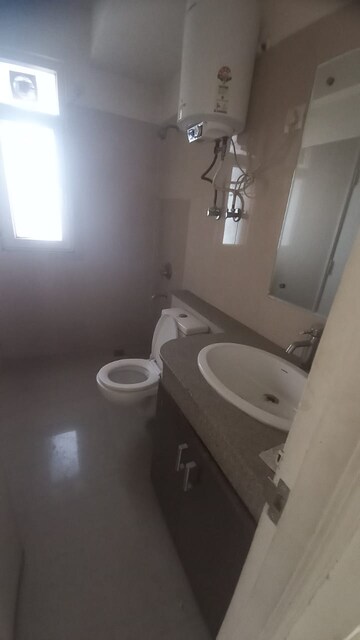 Bathroom in 3 BHK Builder Floor at Unitech South City II, Sector 50 – for Rent
