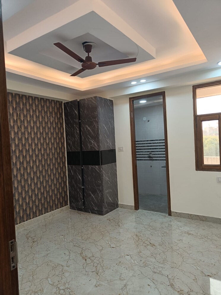 Room, sector 72 2 Bedroom 1050 Sq.Ft. Builder Floor In Sector 72 Noida 8654205