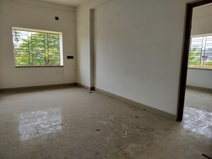 Room in 4 BHK Apartment at Sodepur – for Sale