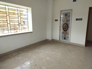 Room in 4 BHK Apartment at Sodepur – for Sale