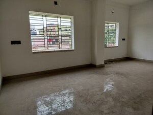 Room in 4 BHK Apartment at Sodepur – for Sale