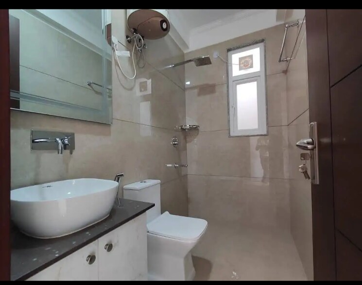 Bathroom, malviya nagar 2 Bedroom 100 Sq.Yd. Builder Floor In Malviya Nagar Delhi 8652477
