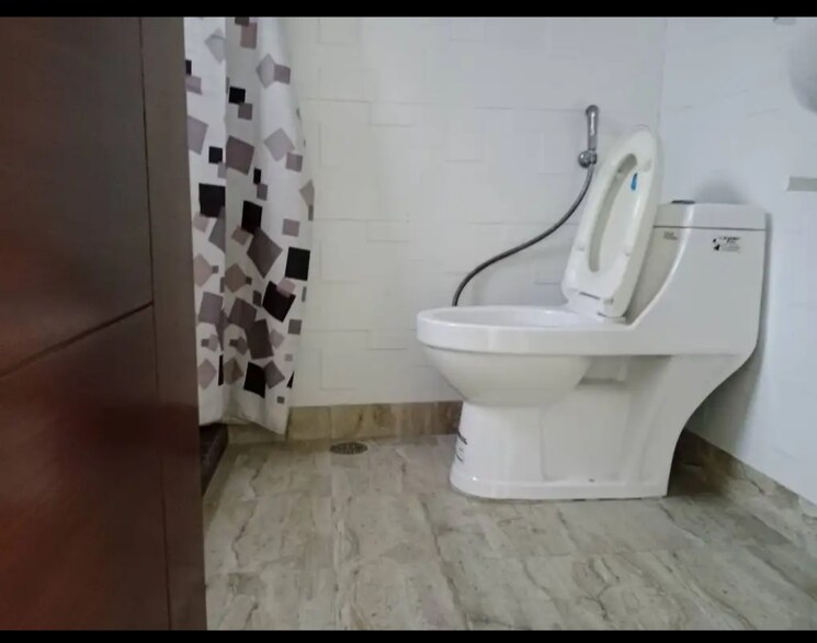 Bathroom, malviya nagar 2 Bedroom 150 Sq.Yd. Builder Floor In Malviya Nagar Delhi 8654233