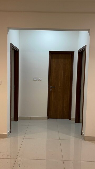 Room in 3 BHK Apartment at Prestige Tranquil, Kokapet – for Rent