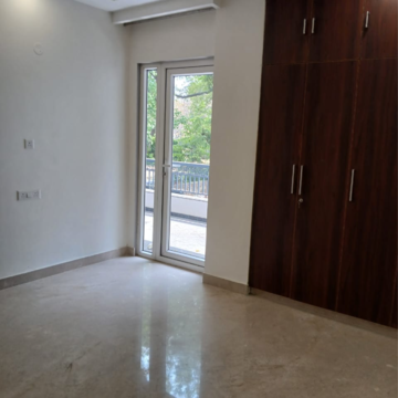 Room in 3.5 BHK Builder Floor at Sarvodaya Enclave – for Rent
