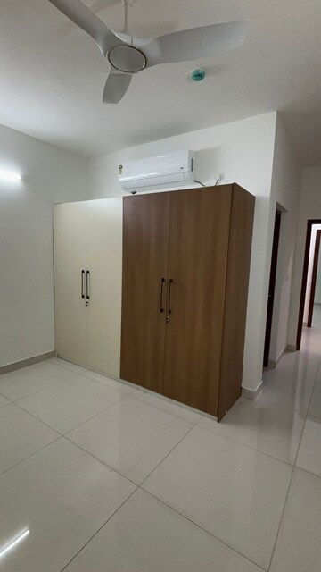 Room in 3 BHK Apartment at Prestige Tranquil, Kokapet – for Rent