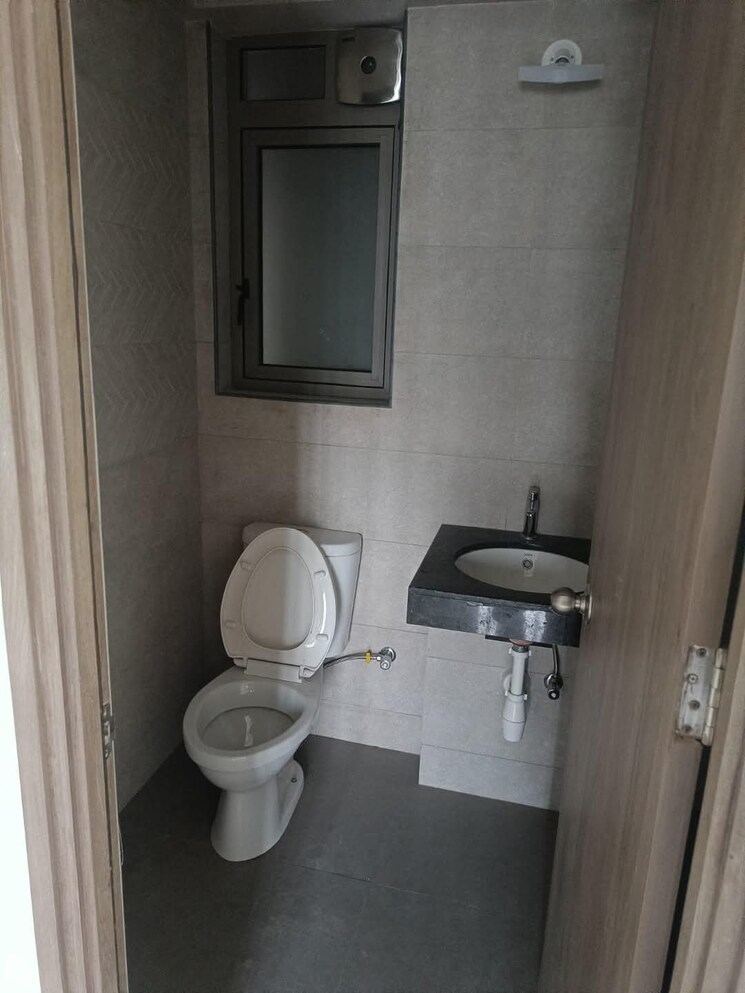 Bathroom, kalpataru-paramount 2 Bedroom 711 Sq.Ft. Apartment In Kapur Bawdi Thane 8654243