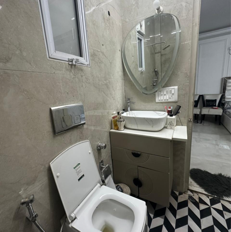 Bathroom, east of kailash 3 Bedroom 1850 Sq.Ft. Builder Floor In East Of Kailash Delhi 8654247