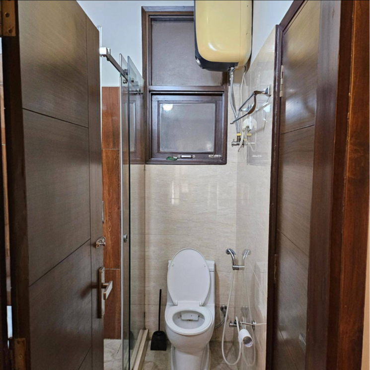 Bathroom, east of kailash 3 Bedroom 1850 Sq.Ft. Builder Floor In East Of Kailash Delhi 8654251