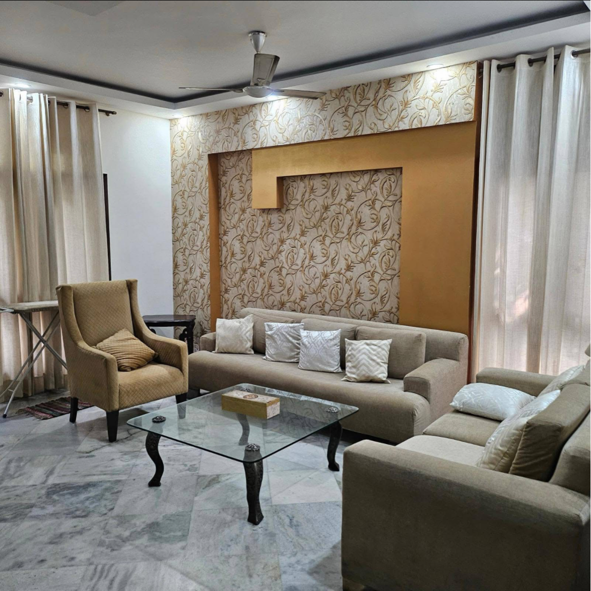 3 BHK + Pooja Room Builder Floor For Rent in East Of Kailash 