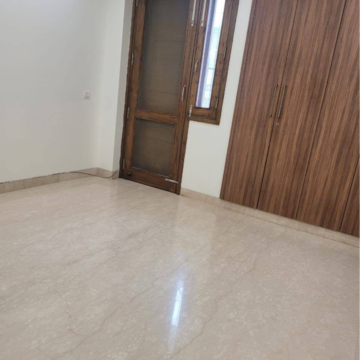 Room in 3 BHK Builder Floor at Greater Kailash I – for Rent