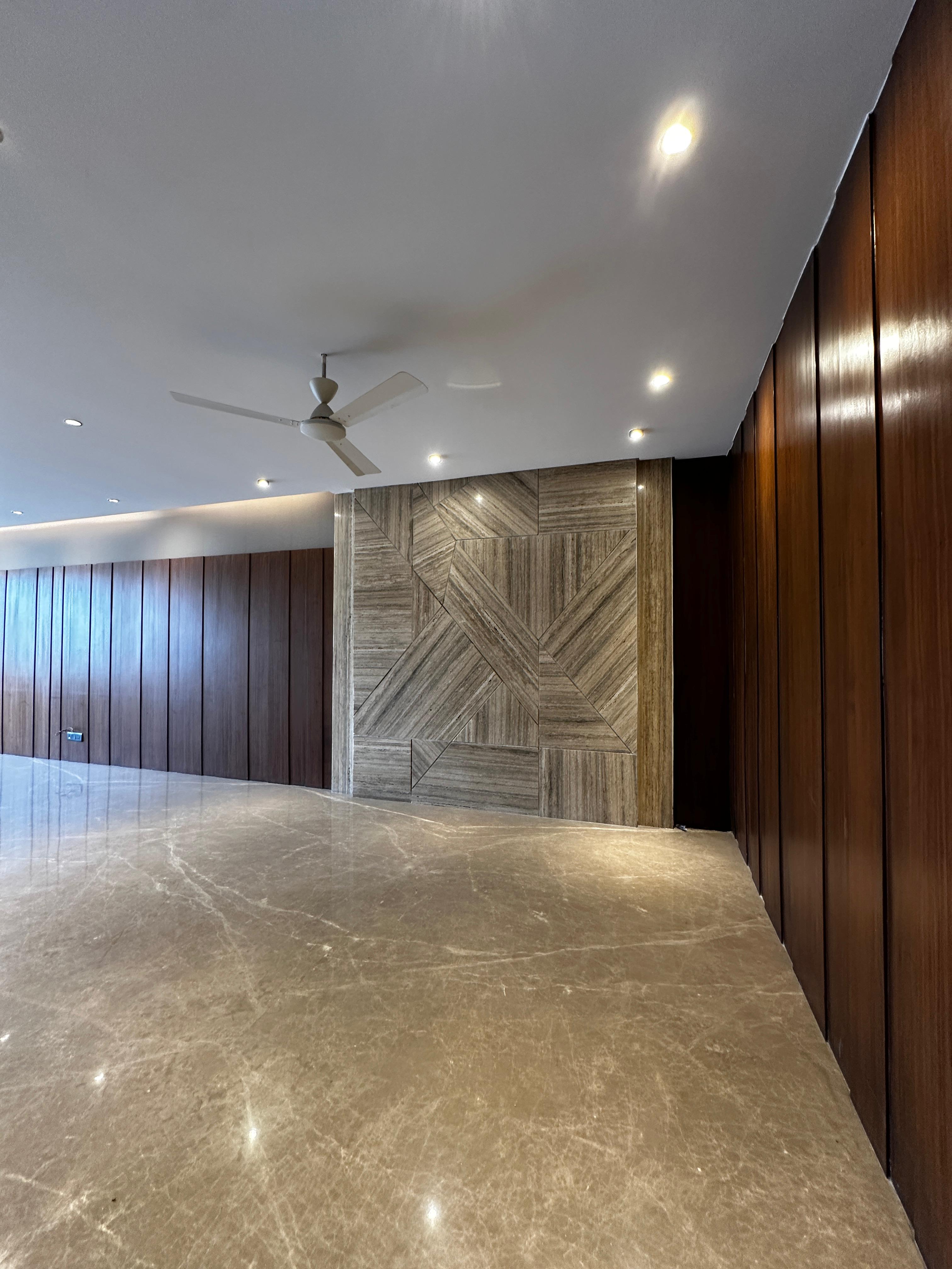 3.5 BHK + Servant Room,Extra Room Builder Floor For Rent in DLF City Phase IV