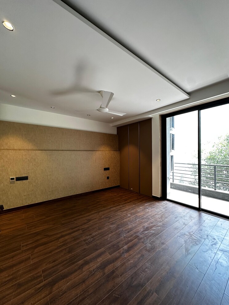 Room, dlf-city-phase-iv 3.5 Bedroom 280 Sq.Yd. Builder Floor In Dlf Phase iv Gurgaon 8654306