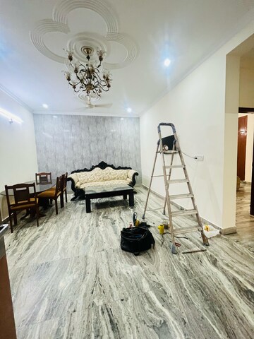 Staircase in 3 BHK Builder Floor at Sector 40 – for Rent